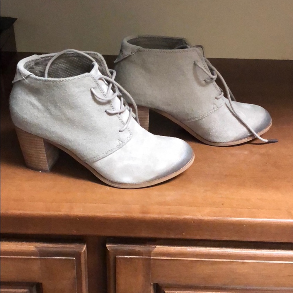 Toms grey suede booties